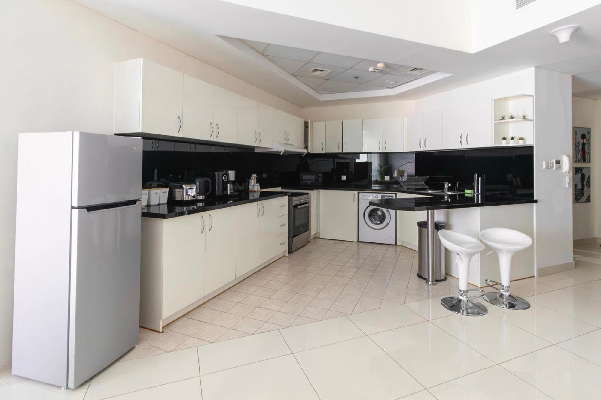 Relaxing 2Br Haven In Dubai Marina Perfect Location & Amenities Exterior foto
